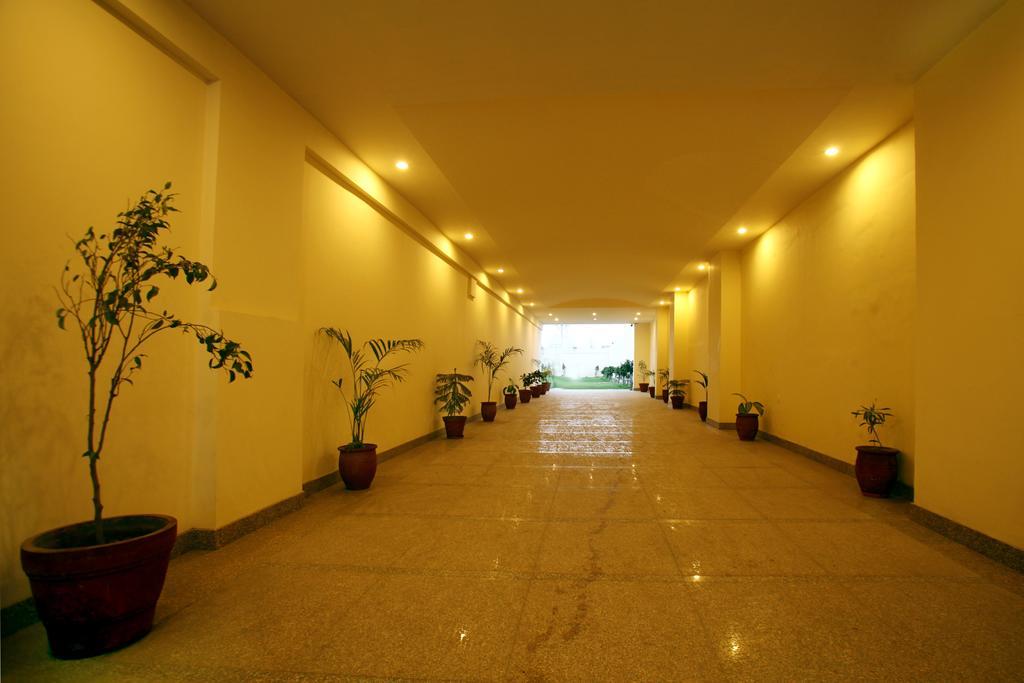 Continent Nakodar Hotel & Resorts Eksteriør bilde