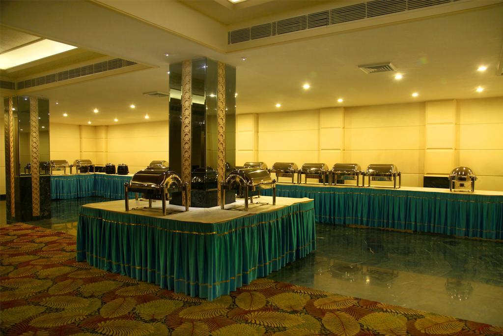 Continent Nakodar Hotel & Resorts Eksteriør bilde