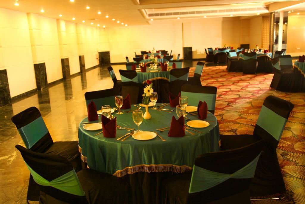 Continent Nakodar Hotel & Resorts Eksteriør bilde