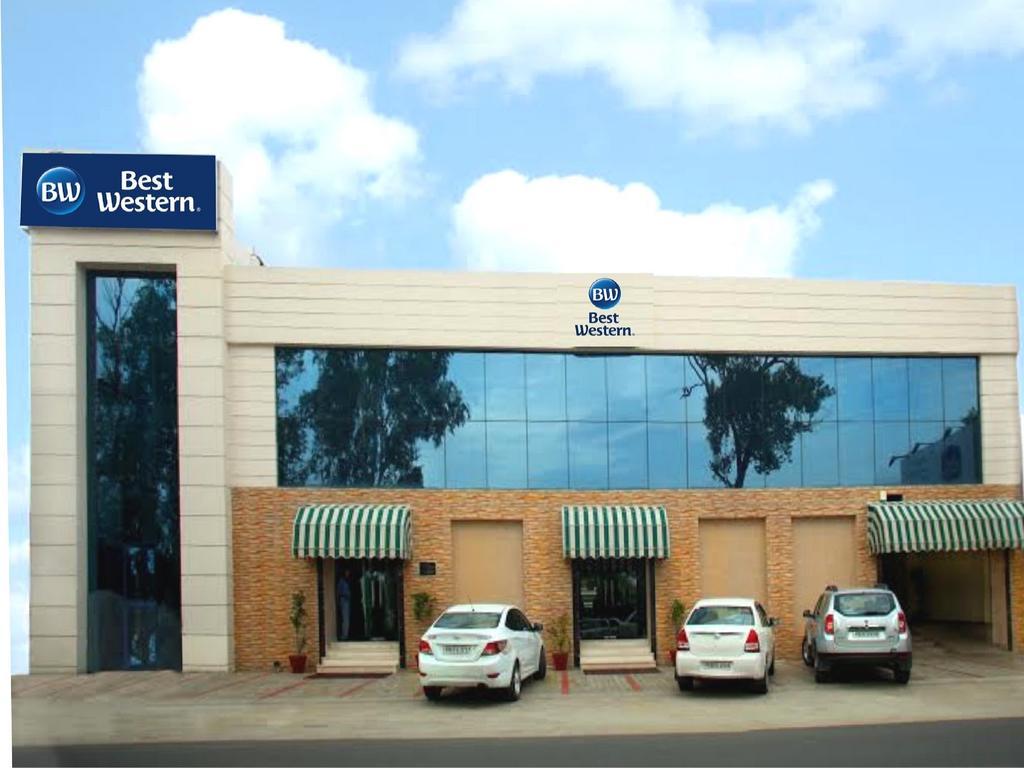 Continent Nakodar Hotel & Resorts Eksteriør bilde